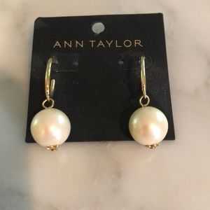Ann Taylor drop pearl-like earrings